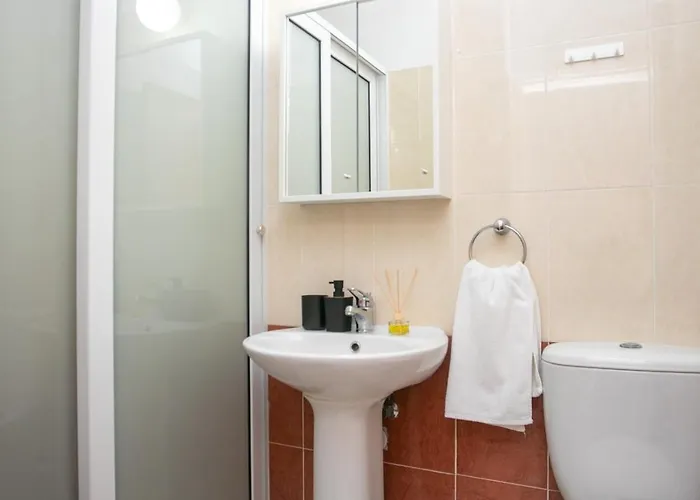 Palmove Makenzy Ria Larnaca