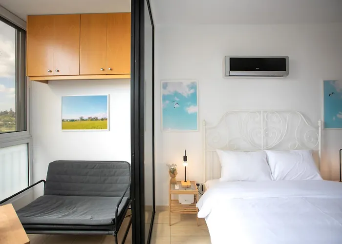 Palmove Makenzy Ria *