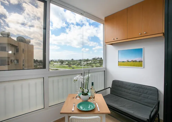 Palmove Makenzy Ria *