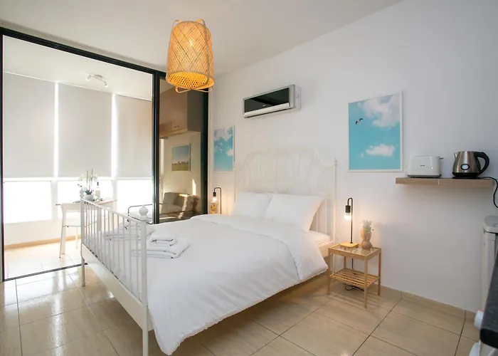 Palmove Makenzy Ria Apartment *